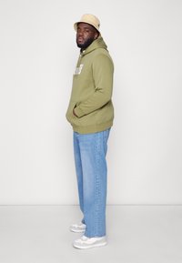 Levi's® Plus 501® ORIGINAL B&T - Calças de ganga de perna direita -  medium indigo
