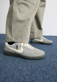 Thumbnail Image 5