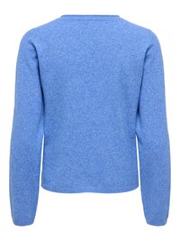 Pull bleu tricoté à manches longues et col rond. Le tissu a une texture douce et une apparence légèrement chinée.