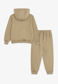 Nike Sportswear PANT SET UNISEX - Tepláková súprava - parachute beige