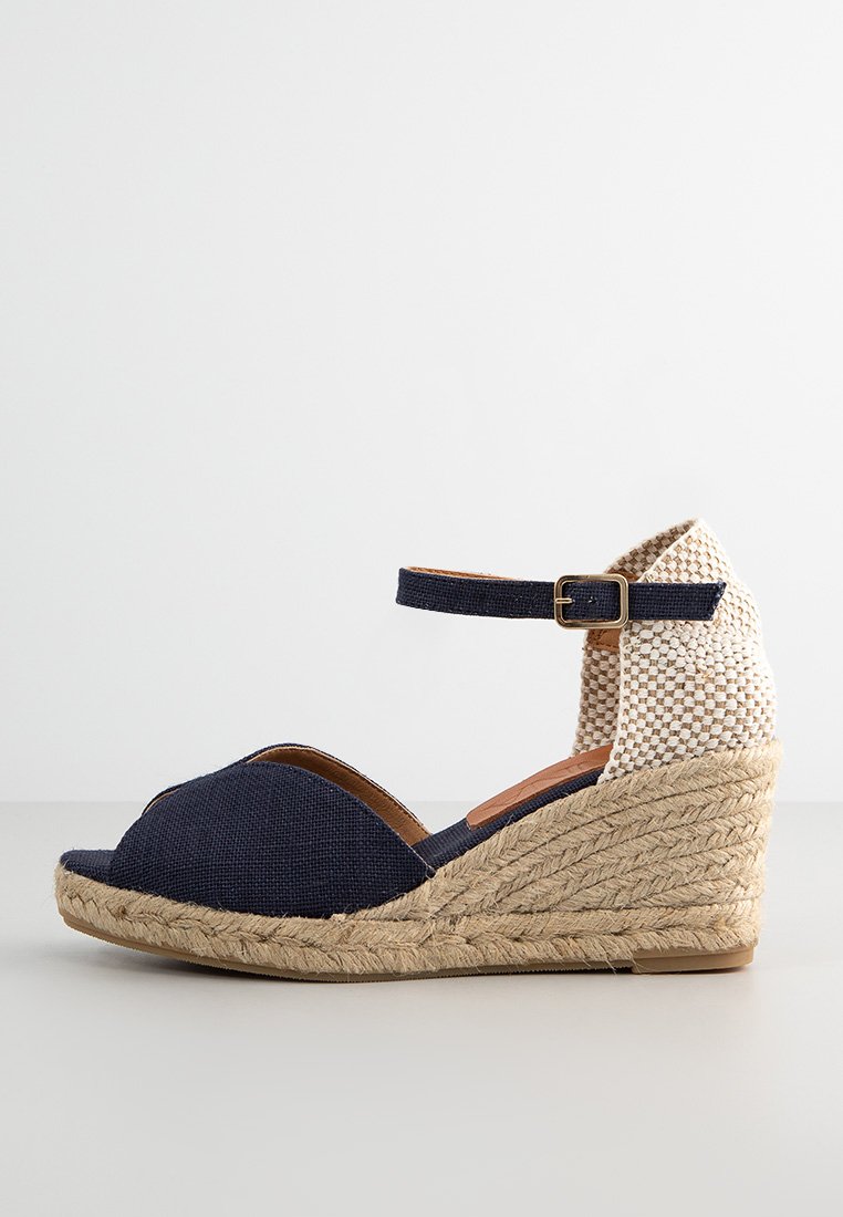 Kanna Sandalen met sleehak blauw