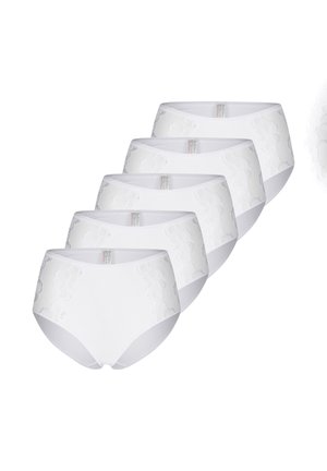 Fünf weiße hochtaillierte Slips mit dezenten floralen Spitzendetails an den Seiten, ordentlich in einer kaskadenförmigen Anordnung auf einem weißen Hintergrund gestapelt.