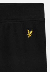 Lyle & Scott BIKER  - Calções - black
