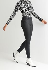 River Island Stickad tröja - beige