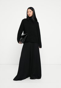 DRYKORN VARISA - Trui - black