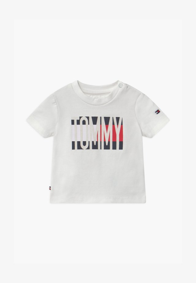 BABY FLAG TEE - Print T-shirt - white