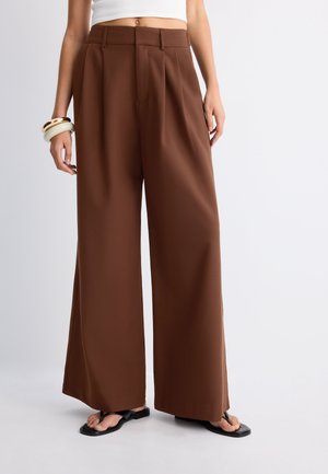 Stradivarius, SUPER ADJUSTABLE - Pantalon classique - dark brown