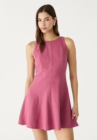 Stradivarius - FLOWING  - Freizeitkleid - pink Thumbnail-Bild 1