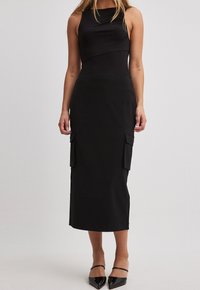 NA-KD - MIT CARGO-TASCHEN - Pencil skirt - black Thumbnail Image 1