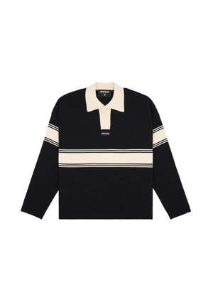 Sort langærmet polo skjorte med ribbet krave, prydet med en cremefarvet stribe hen over brystet og to yderligere cremefarvede striber på ærmerne.