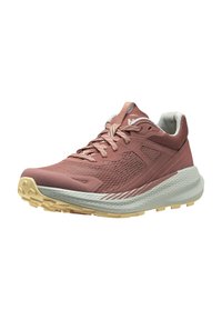 Zapatilla de correr en rosa claro con una parte superior de malla transpirable, talón reforzado, mediasuela texturizada y suela de goma con patrones de tracción.