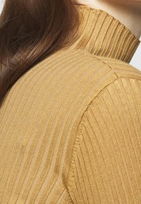 Holzweiler Strickpullover - camel