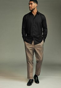 Next TRIMMED EASY DOUBLE CUFF - REGULAR FIT - Businesshemd - black