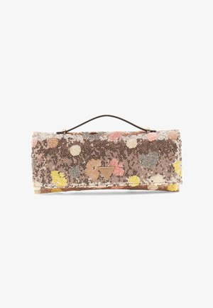 Pochette rectangulaire à sequins avec des taches multicolores et une petite poignée supérieure, ornée d’un logo Guess en métal au centre devant.