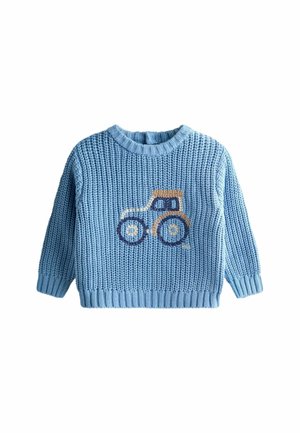 Jasnoniebieski dziany sweter dziecięcy z długimi rękawami i wzorem traktora w kolorach niebieskim, beżowym i białym na przodzie.