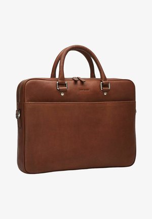 Ruskea nahkainen liiketapaus, jossa on kaksi kahvaa, hopeiset yksityiskohdat, sileä pinta ja etutasku. Vetoketjullinen suljenta yläreunassa.