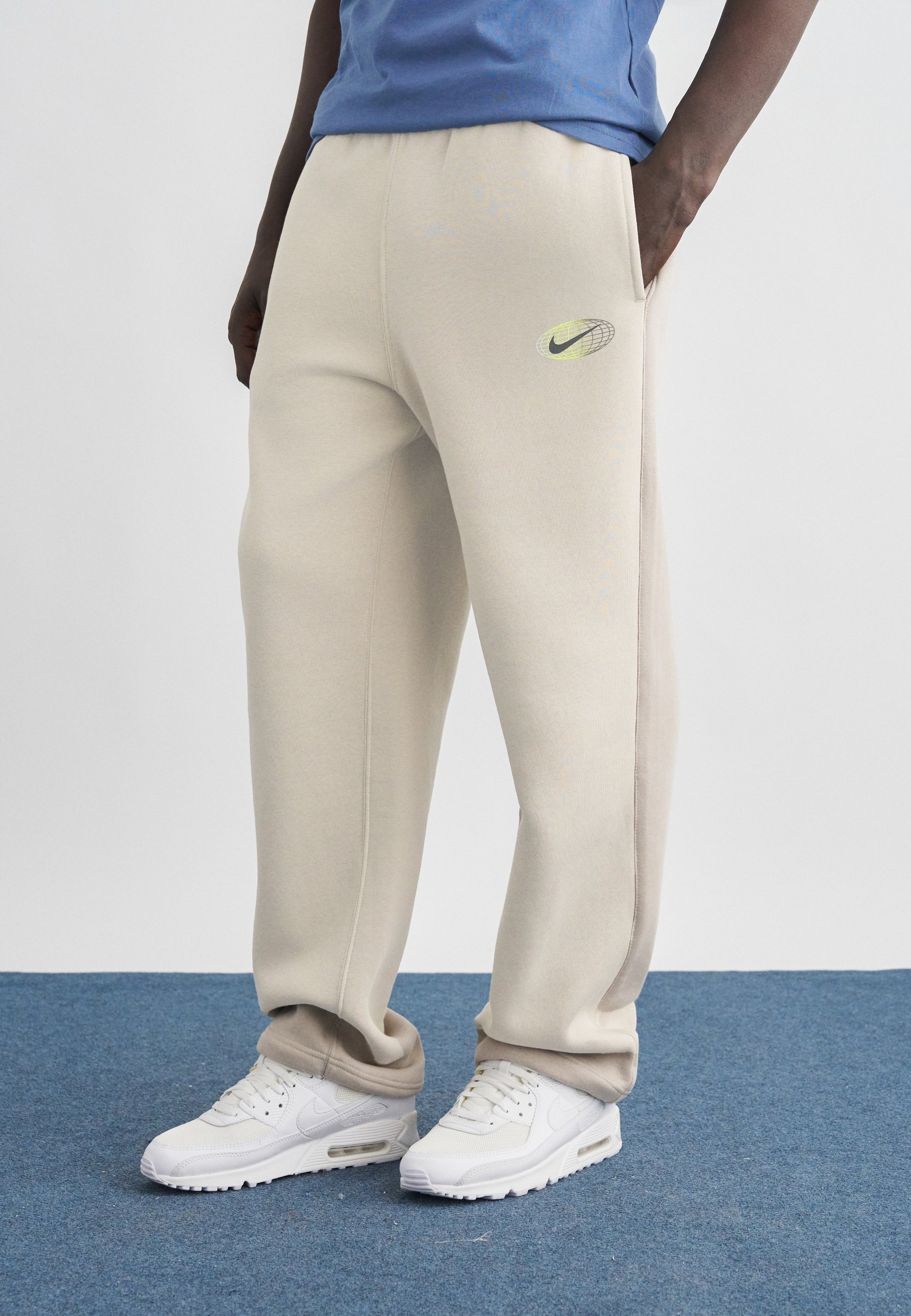 men white nike joggers