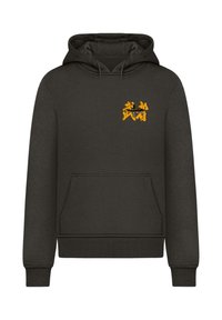 Temno siva kapuca s kengursko žepom, s natisnjenim oranžnim grafičnim dizajnom na prsih. Tkanina se zdi mehka z običajnim krojem.