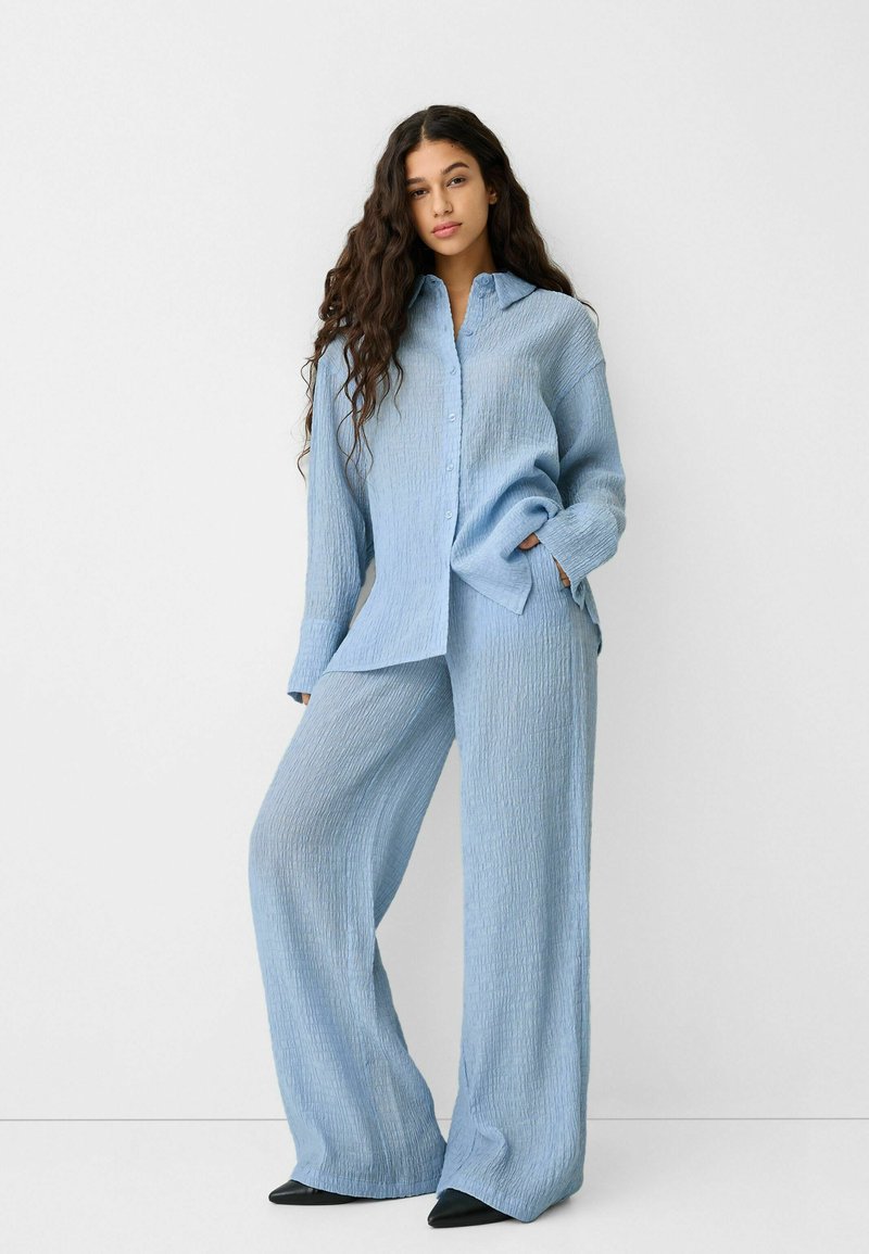 Bershka Broek blauw gemêleerd Bershka Broek blauw gemêleerd