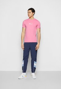 Ellesse MAVOZ - T-shirt básica - pink