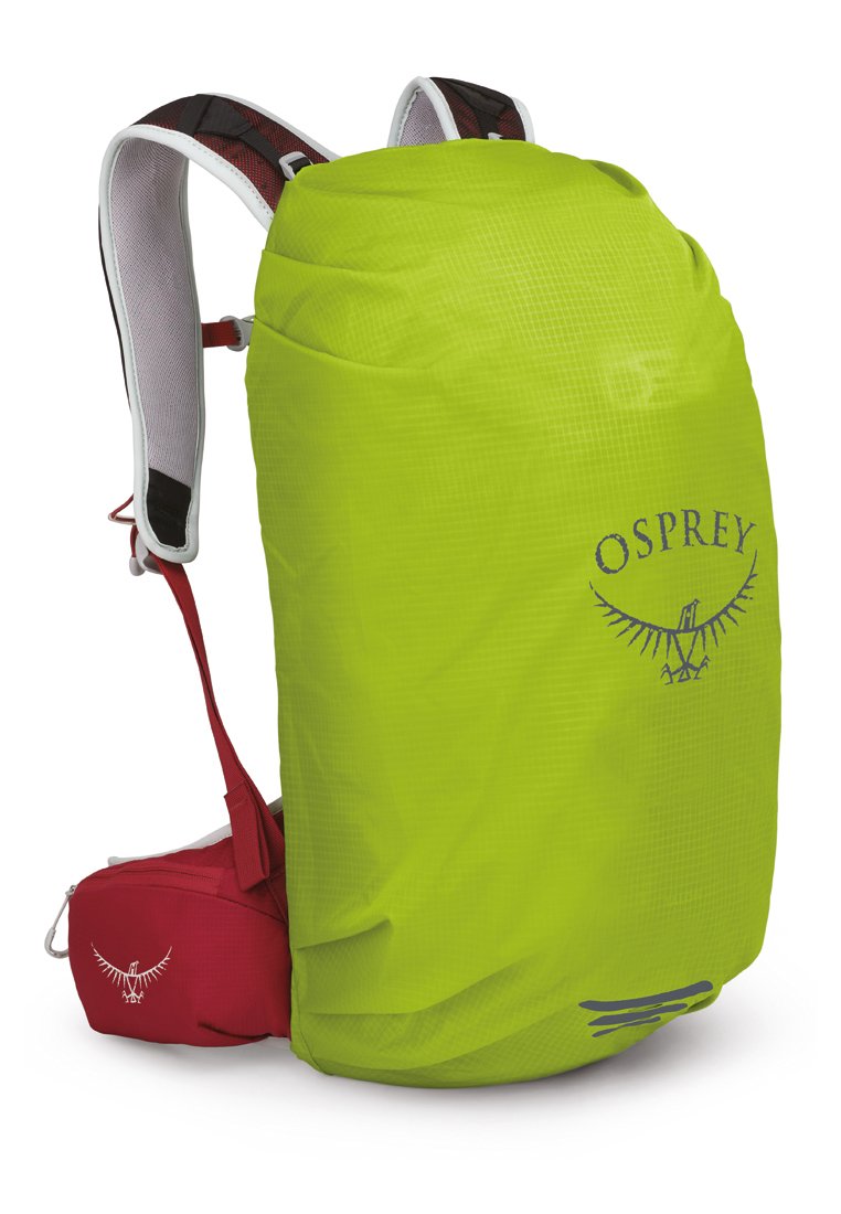 Kleine Osprey-rugzak in felgroen, gemaakt van lichtgewicht stof. Voorzien van verstelbare banden en een kleine rode zak aan de zijkant met logo-accenten.