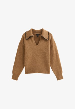 Maglione marrone a maniche lunghe con scollo a V profondo e collare ampio, caratterizzato da dettagli cuciti neri.