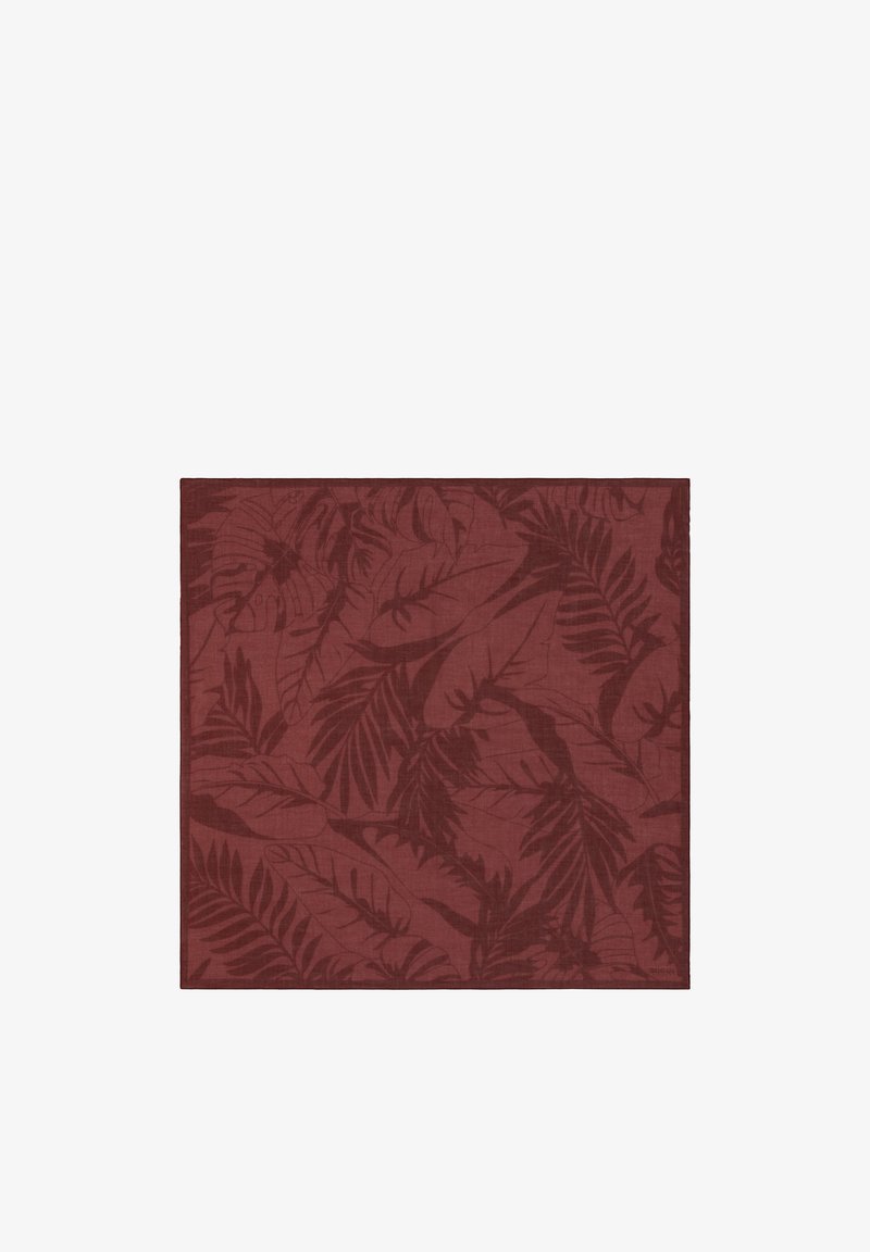 Carré de tissu bordeaux avec un motif subtil de différentes feuilles tropicales dans une teinte légèrement plus foncée.