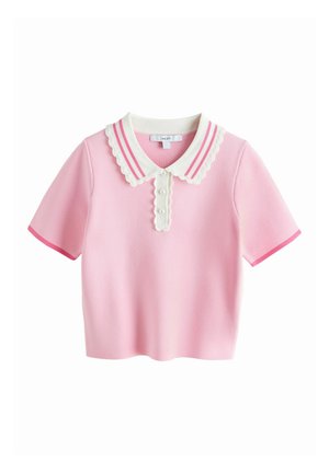 Top roz cu mâneci scurte din tricot, cu guler alb ondulat, două dungi roz pe guler, fenta cu nasturi și margini roz la manșete.