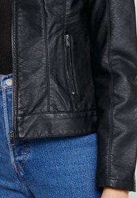 ONLY Giacca in similpelle - black