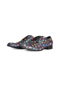 Zwarte schoenen met een veelkleurig cirkelpatroon. Gladde leren textuur met afgeronde neuzen en platte hakken, gedetailleerde veters.