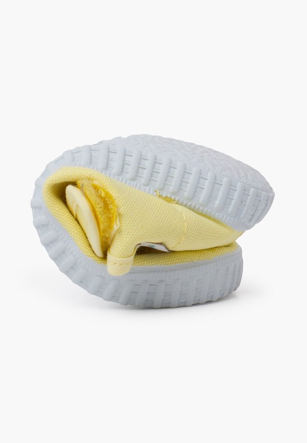 MERCEDITAS TIRA ADHERENTE TIPO – Lauflernschuh – amarillo