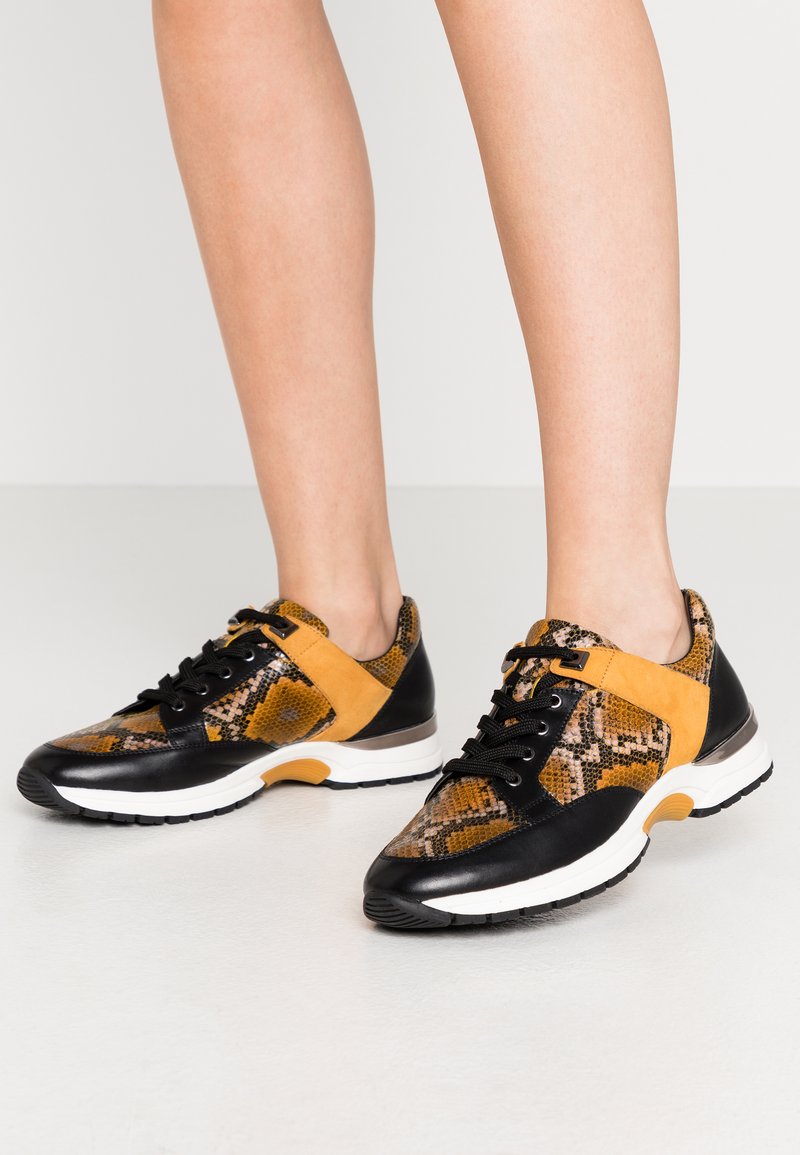 Caprice LACE-UP - Sneaker low - curry