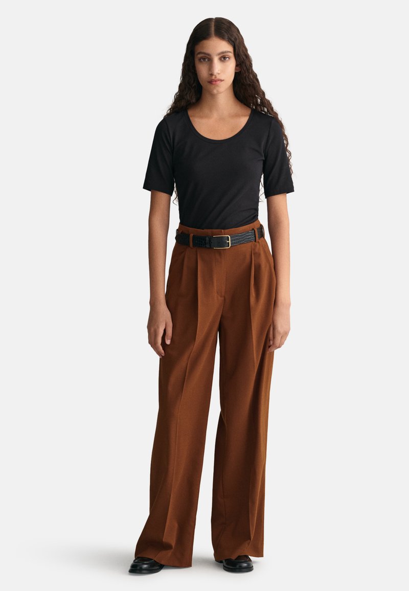 GANT SCOOP NECK - Jednoduché tričko - black