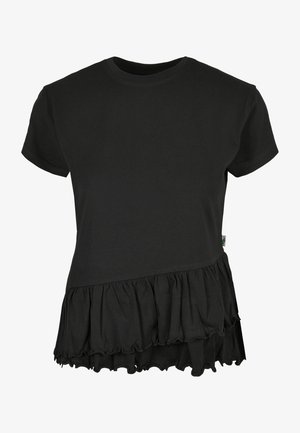 Zwart kortärmlig shirt met ronde hals en asymmetrische gelaagde volantzoom aan de onderkant.