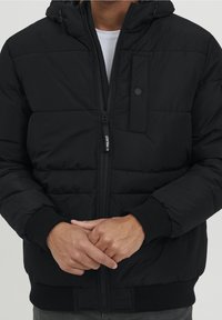 11 Project Vinterjakker - black