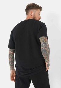 Sixth June THERMO EMBOSSED TEE - T-shirt con stampa - black