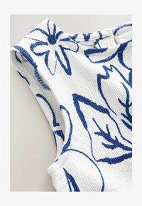 Sélectionné, white flower print