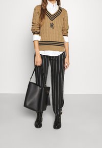 Lauren Ralph Lauren Stickad tröja - camel