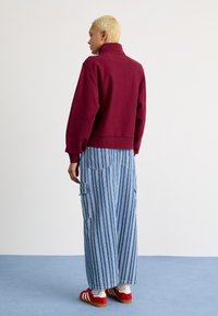 Carhartt WIP AMERICAN HIGH NECK - Pusa - malbec