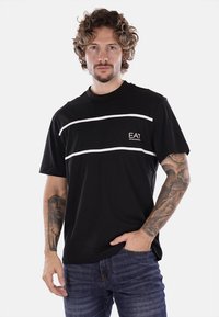 EA7 Emporio Armani T-shirt con stampa - nero
