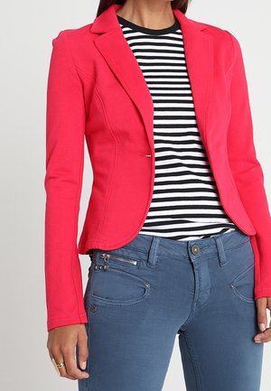 Blazer - berry