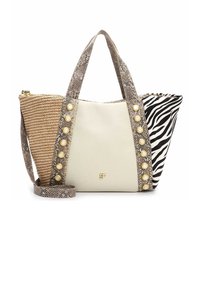 Torba typu tote z boczną częścią z plecionej słomy, gładkim kremowym skórzanym korpusem, akcentami w wzór węża oraz panelem w paski zebry z ozdobnymi ćwiekami.