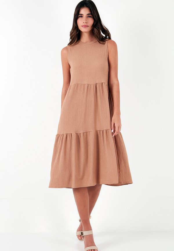 REGULAR FIT - Freizeitkleid - camel
