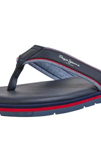Námornícke žabky s textúrovanou stielkou, kontrastnými červenými a modrými pruhmi a textilným pásikom. Obsahuje logo "Pepe Jeans London".