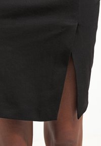 Banana Republic Pouzdrové šaty - black
