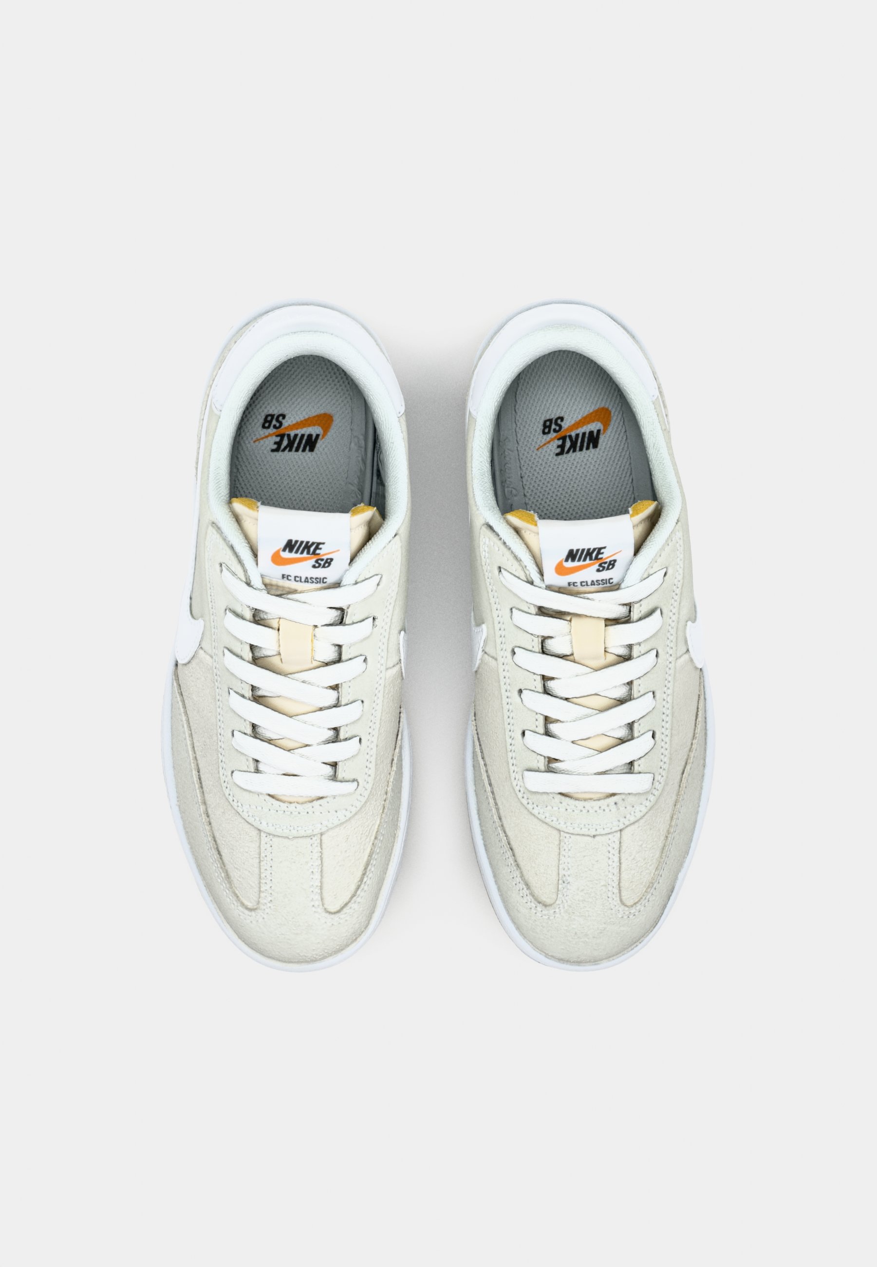 nike sb team classic off white