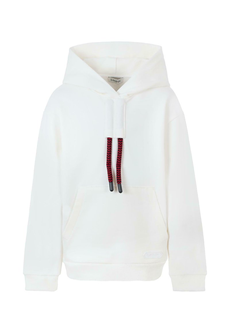 Felpa bianca realizzata in tessuto morbido, con tasca frontale, cordini intrecciati rossi e etichetta con marchio sull'orlo.