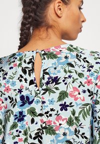 Object Petite OBJRIGA MILA DRESS - Φόρεμα ημέρας - serenity brandied apricot