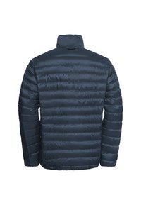 Veste matelassée bleu marine avec un col montant, présentant un design matelassé et une finition texturée. Pas de marquage visible ni de détails supplémentaires.