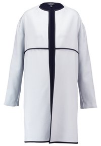 Vaaleanharmaa takki, jossa on pyöreä kaulus, avoin etuosa ja tummansininen muotoilu. Ominaisuuksiin kuuluu löysät, pitkät hihat ja minimalistinen design. Valmistettu teksturoidusta kankaasta.
